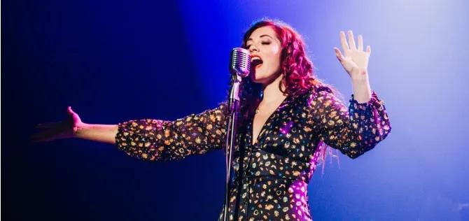 Mandy Harvey singing at 2020 NDEAM concert