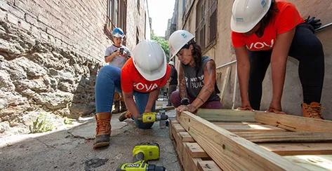Voya employee volunteers