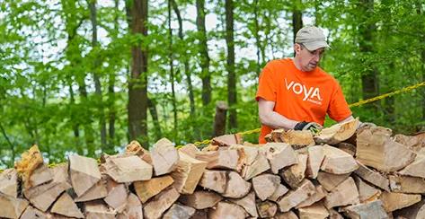 Voya volunteer